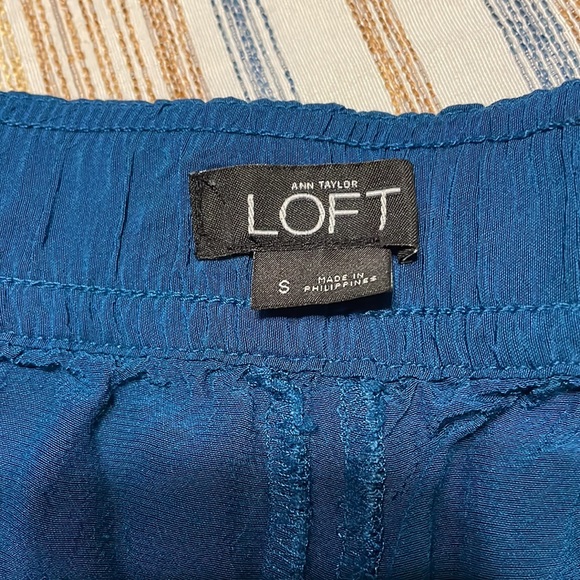 LOFT Pull-on Shorts - Picture 3 of 4